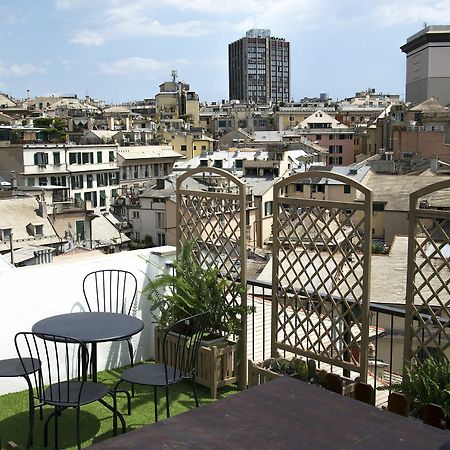 Sky On The Roofs - Il Cielo Sui Tetti Hotel Genoa Exterior photo