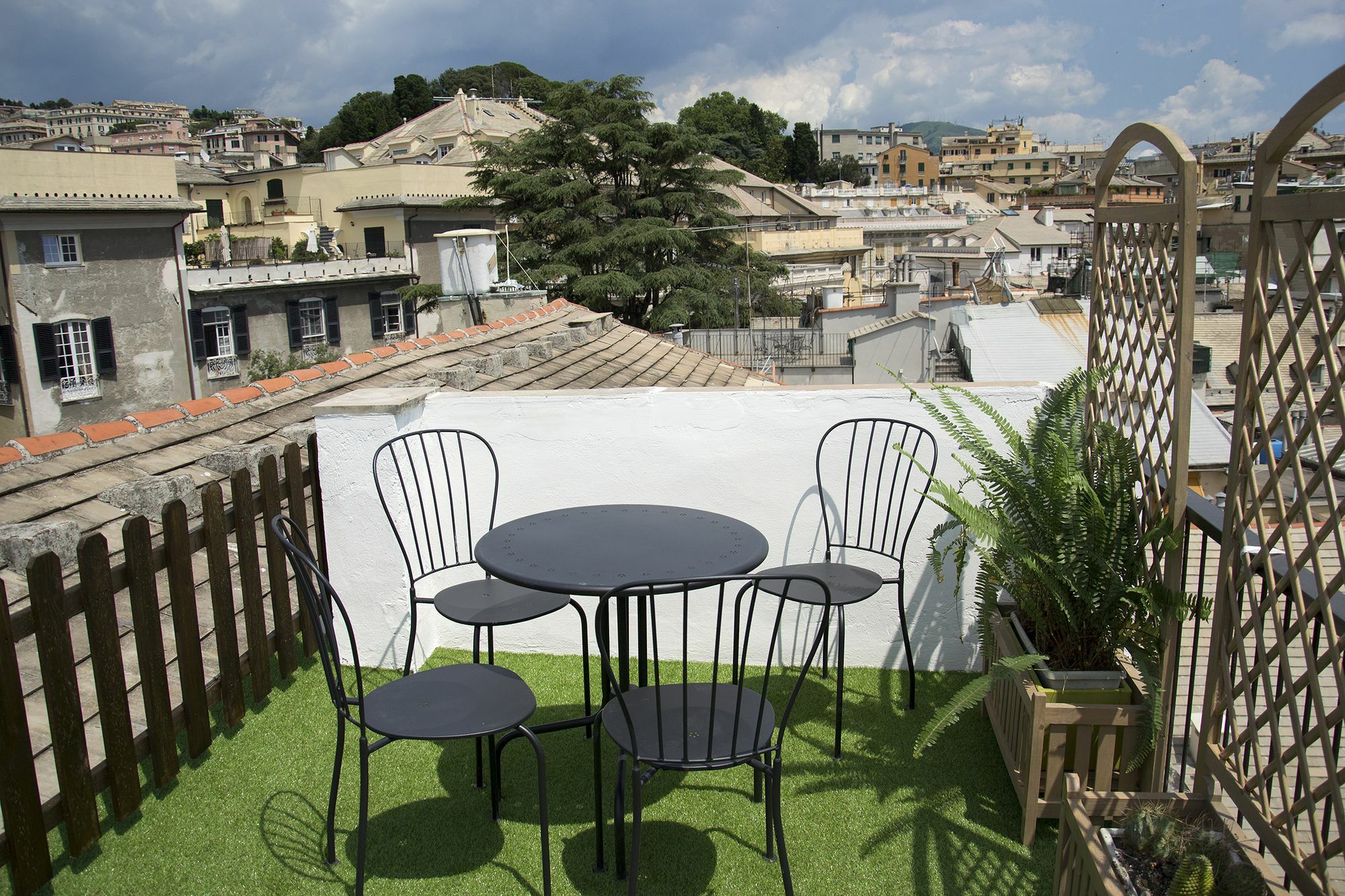 Sky On The Roofs - Il Cielo Sui Tetti Hotel Genoa Exterior photo